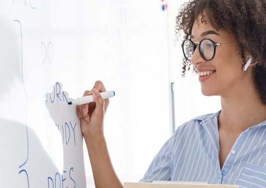 PAT de Caraguatatuba abre inscrições para curso gratuito de Inglês