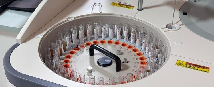 Caraguatatuba impulsiona rede de saúde com inauguração de novo laboratório de análises clínicas