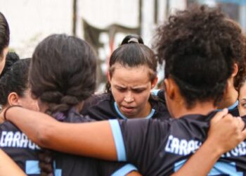 Caraguatatuba vence clássico regional e entra no G-3 do futsal feminino