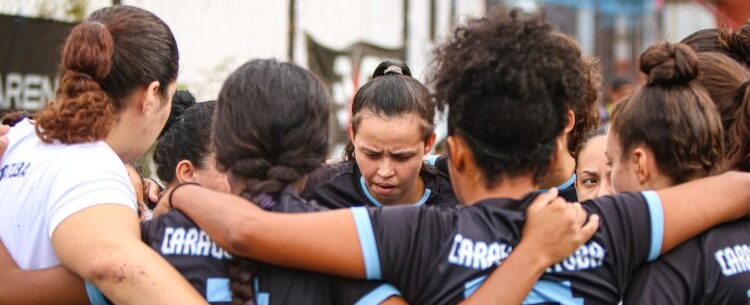Caraguatatuba vence clássico regional e entra no G-3 do futsal feminino