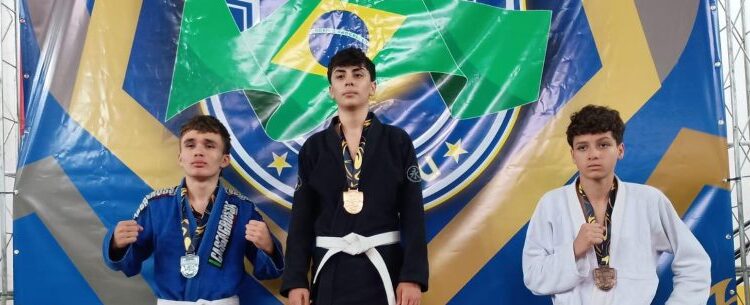 Atletas de Caraguatatuba sobem ao pódio nacional do Jiu-Jítsu em Caçapava