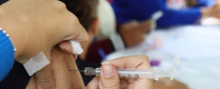 Saúde de Caraguatatuba destaca avanço na vacinação contra dengue, febre amarela e influenza