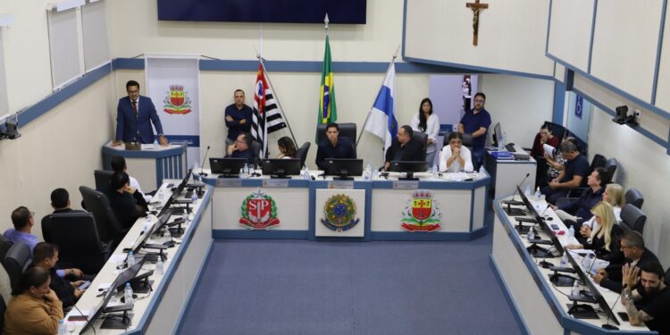 Câmara mantém parecer favorável do Tribunal de Contas referente a 2016