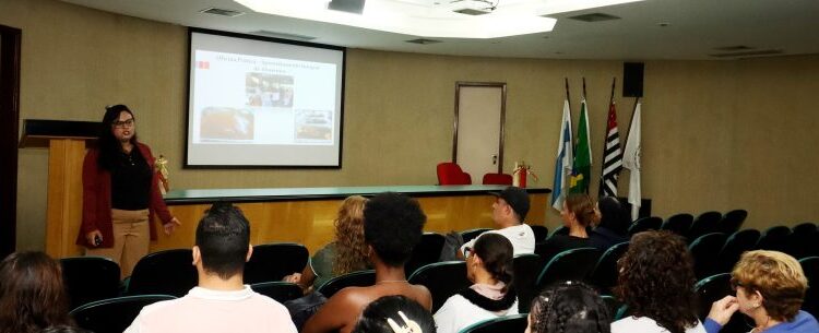 Curso de Boas Práticas capacita trabalhadores para Festival da Tainha em Caraguatatuba