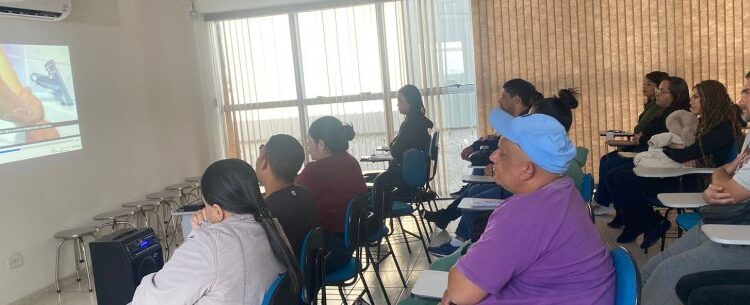 Capacitação reforça segurança alimentar e qualifica manipuladores de alimentos em Caraguatatuba