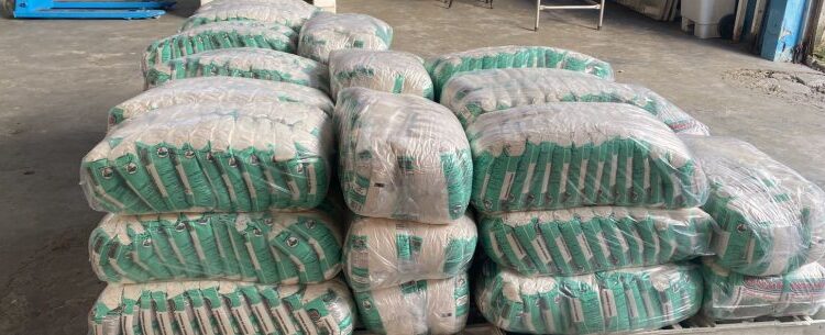 Banco de Alimentos de Caraguatatuba recebe uma tonelada de farinha de mandioca e beneficia mais de 240 pessoas