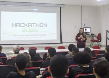 Hackathon 2026 desafia estudantes a criar soluções tecnológicas para Educação em Caraguatatuba