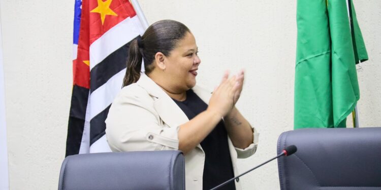 Projeto de Lei da vereadora Cássia é aprovado e garante participação de representantes de terreiros e matriz africana em atos oficiais de Caraguatatuba