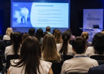 Congresso abre espaço para debate sobre tecnologia e novas práticas odontológicas em Caraguatatuba