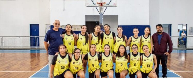 Basquete feminino sub-15 de Caraguatatuba estreia com duas vitórias no torneio Região III da Federação Paulista
