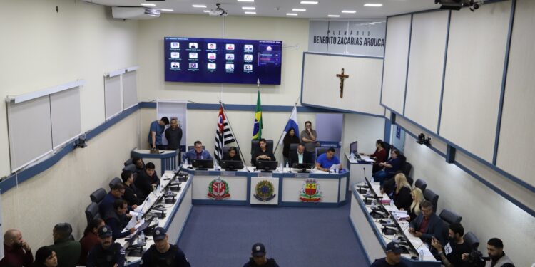 Veto à revogação da taxa do lixo é rejeitado por unanimidade
