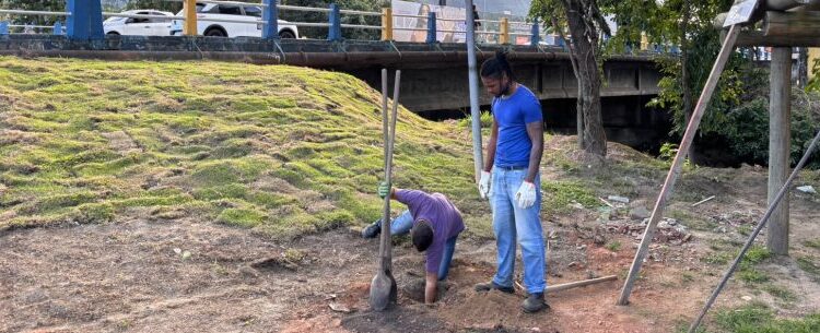 Prefeitura recupera área degradada por descarte irregular no Centro de Caraguatatuba