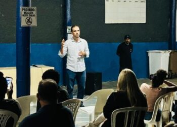Prefeitura de Caraguatatuba realiza reunião no bairro Pegorelli e recebe demandas apresentadas por moradores