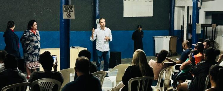 Prefeitura de Caraguatatuba realiza reunião no bairro Pegorelli e recebe demandas apresentadas por moradores
