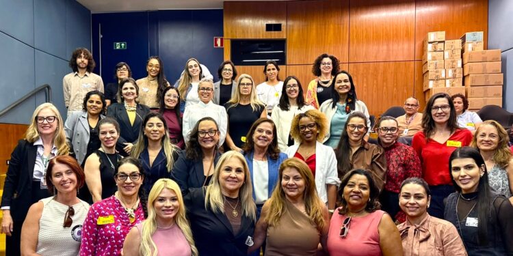 Câmara de Caraguatatuba participa de capacitação sobre Orçamento Mulher na Câmara dos Deputados