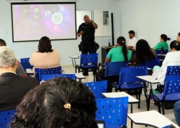 Guarda Municipal faz palestra sobre combate à violência contra a mulher para funcionários da Casa de Saúde Stella Maris