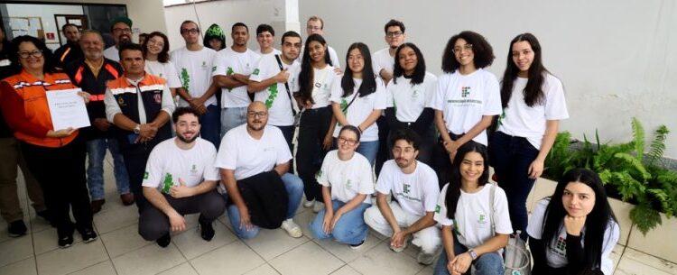 Defesa Civil recebe projetos de estudantes do IFSP para áreas de risco no Casa Branca