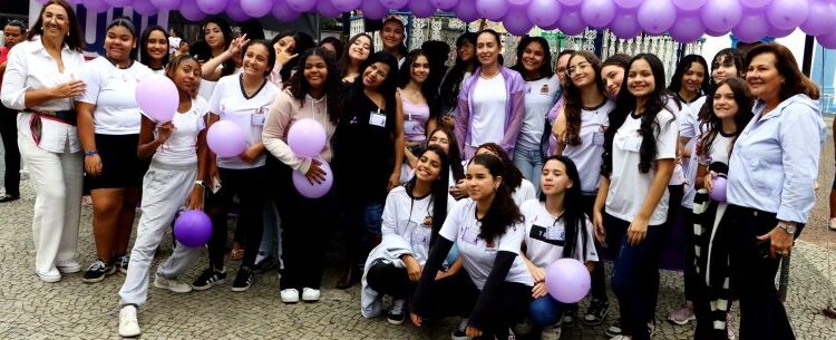 Fundo Social leva caminhada do Agosto Lilás contra violência à mulher às ruas de Caraguatatuba nesta quarta-feira