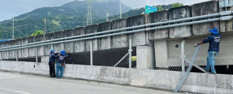 Programa Pontes para o Futuro reforça segurança com instalação de alambrado em viaduto da Avenida Presidente Campos Sales