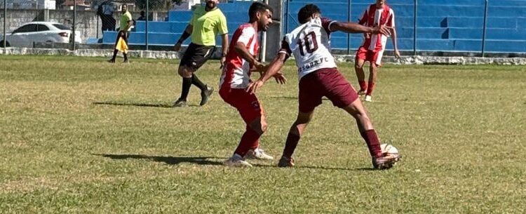 Campeonato Municipal de Futebol Amador começa com 13 vitórias e quatro empates em Caraguatatuba