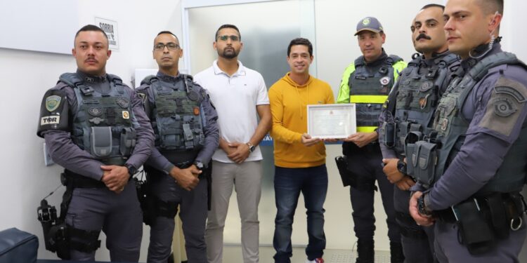 Antonio Carlos Junior homenageia TOR pelo trabalho de combate à criminalidade no Litoral Norte   