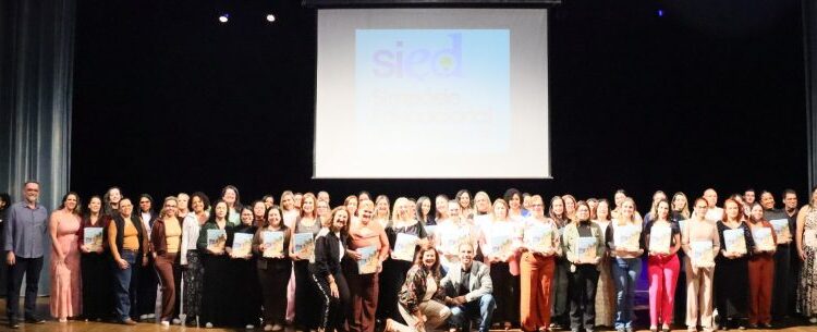 Caraguatatuba lança Currículo da Educação Infantil na abertura do 2º Simpósio Educacional