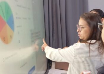 Avanços da Base Nacional da Computação na rede são apresentados ao Conselho Municipal de Educação