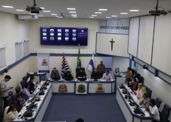 Sabesp é alvo de repúdio unânime da Câmara após reclamações da população