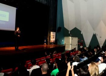 Congresso de Odontologia reúne participantes em Caraguatatuba e apresenta inovações à saúde bucal
