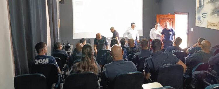 Caraguatatuba promove treinamento para integrar Guarda Civil Municipal à fiscalização de posturas
