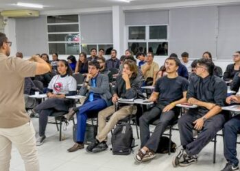 Lideranças jovens discutem políticas públicas em Caraguatatuba e apresentam propostas ao município
