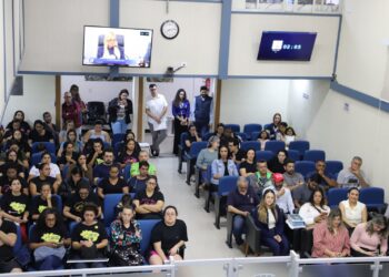 Proposta para ampliar ingresso na Guarda Mirim e homenagem à comunicadores estão na pauta