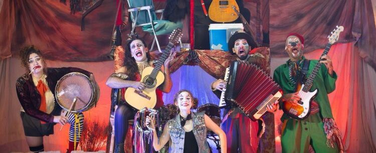 Espetáculo “Caravana do Circo sem Futuro” do grupo Nômade abre 3º Fecica neste sábado